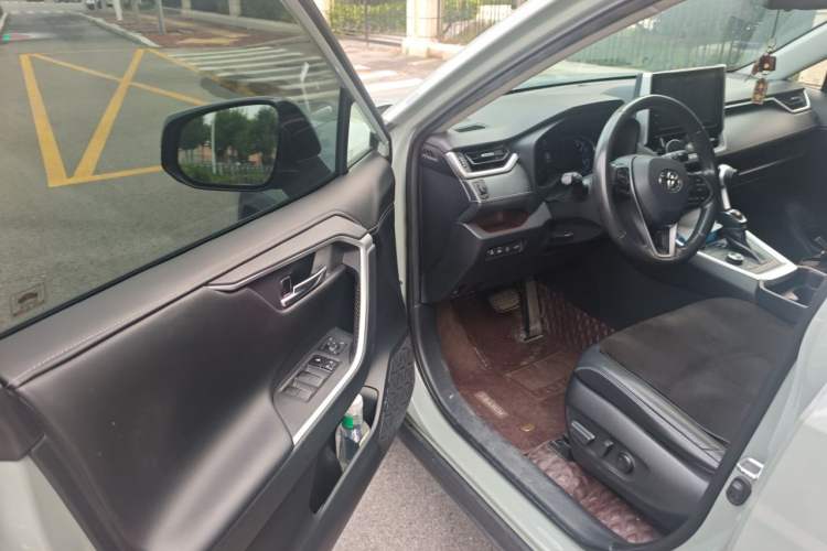 Used Toyota RAV4 2020 Dual-Motor 2.5L E-CVT Four-Wheel Drive Flagship Edition Driver Seat