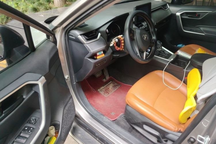 Used Toyota RAV4 2020 2.0L CVT Two-Wheel Drive Urban Edition Driver Seat