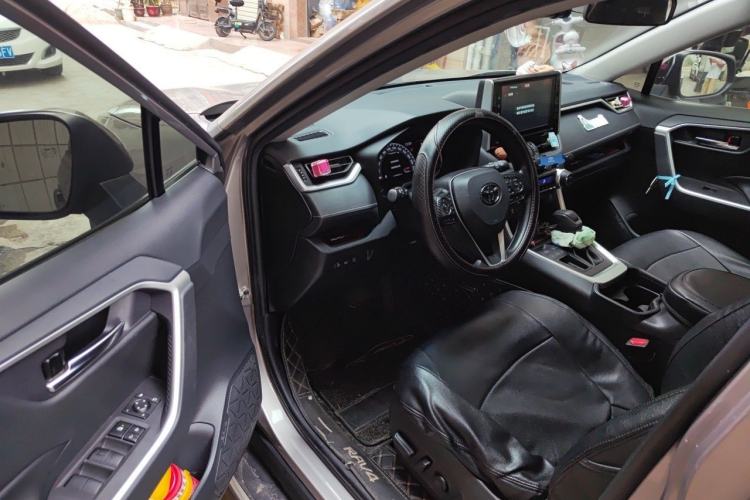 Used Toyota RAV4 2020 2.0L CVT Two-Wheel Drive Fashion Edition Driver Seat