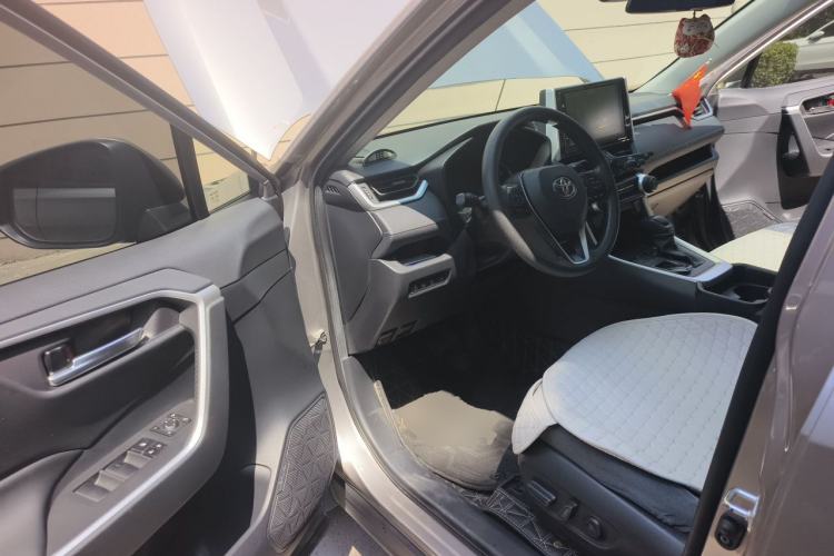 Used Toyota RAV4 2020 2.0L CVT Two-Wheel Drive Fashion Edition Driver Seat