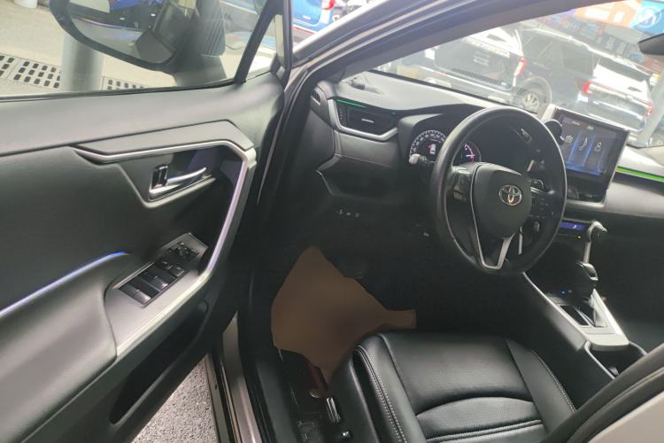 Used Toyota RAV4 2020 2.0L CVT Two-Wheel Drive Fashion Edition Driver Seat