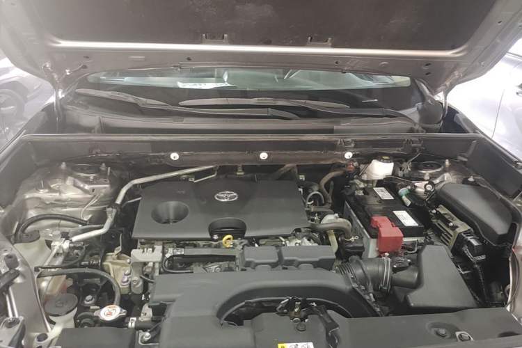 Used Toyota RAV4 2020 2.0L CVT Two-Wheel Drive Fashion Edition Engine Bay