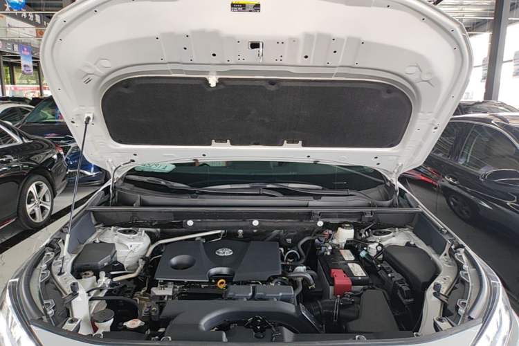 Used Toyota RAV4 2020 2.0L CVT Two-Wheel Drive Fashion PLUS Edition Engine Bay