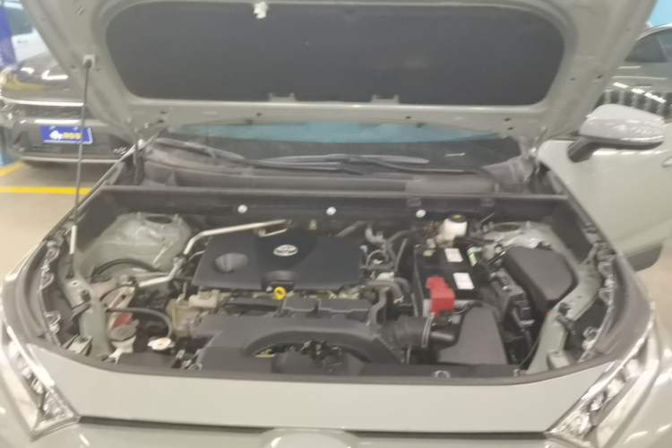 Used Toyota RAV4 2020 2.0L CVT 4x4 Trend Edition Engine Bay