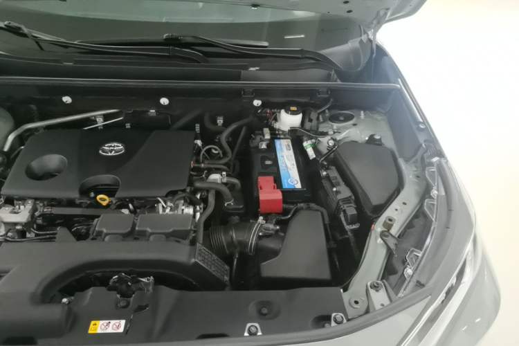 Used Toyota RAV4 2020 2.0L CVT Two-Wheel Drive Fashion Edition Engine Bay Left