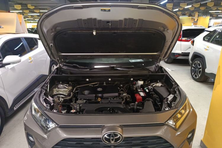 Used Toyota RAV4 2020 2.0L CVT Two-Wheel Drive Fashion Edition Engine Bay