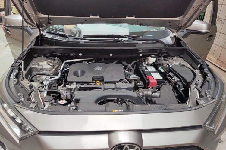Used Toyota RAV4 2020 2.0L CVT Two-Wheel Drive Fashion Edition Engine Bay