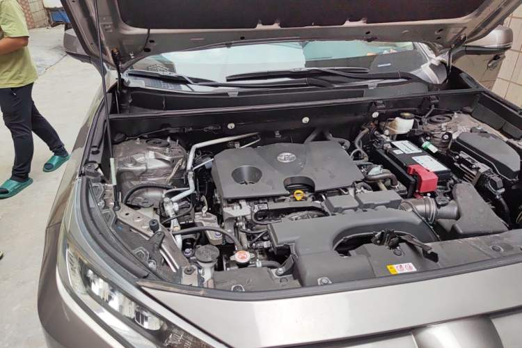 Used Toyota RAV4 2020 2.0L CVT Two-Wheel Drive Fashion Edition Engine Bay Right