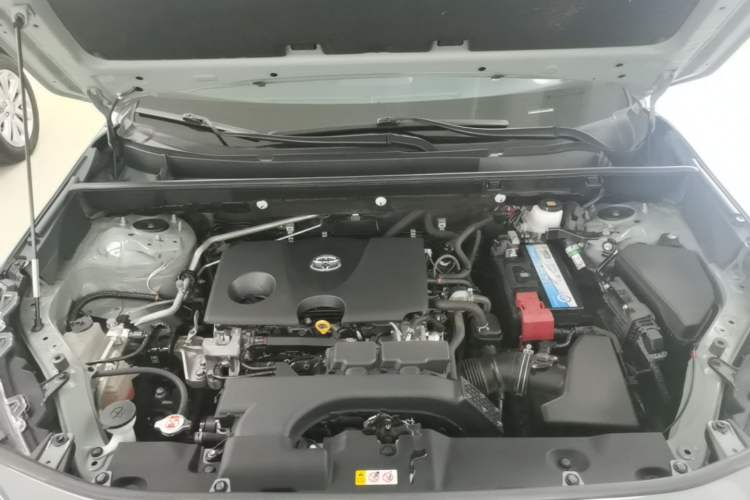 Used Toyota RAV4 2020 2.0L CVT Two-Wheel Drive Fashion Edition Engine Bay