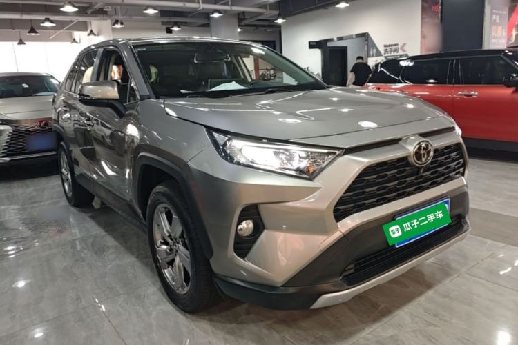 Used Toyota RAV4 2020 2.0L CVT Two-Wheel Drive Fashion Edition Exterior 1