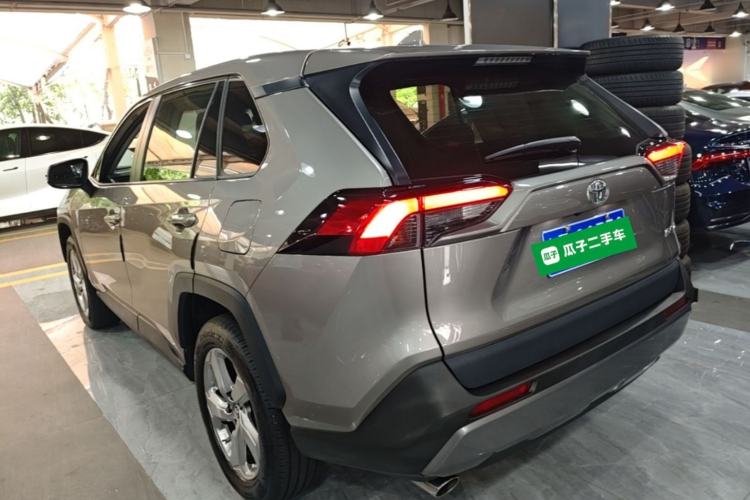 Used Toyota RAV4 2020 2.0L CVT Two-Wheel Drive Fashion Edition Exterior 2