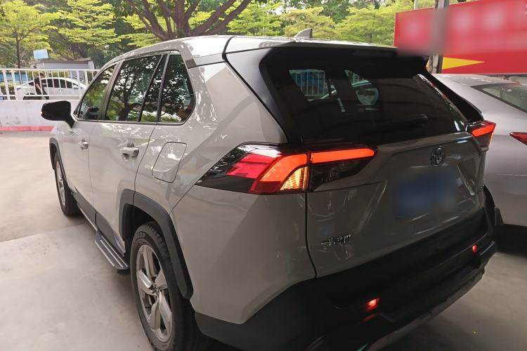 Used Toyota RAV4 2020 2.0L CVT Two-Wheel Drive Fashion Edition Exterior 2