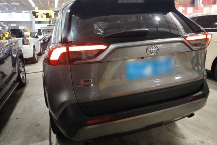 Used Toyota RAV4 2020 2.0L CVT Two-Wheel Drive Fashion Edition Exterior 2