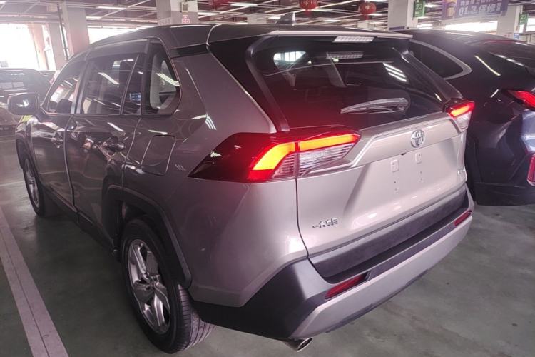 Used Toyota RAV4 2020 2.0L CVT Two-Wheel Drive Fashion Edition Exterior 2