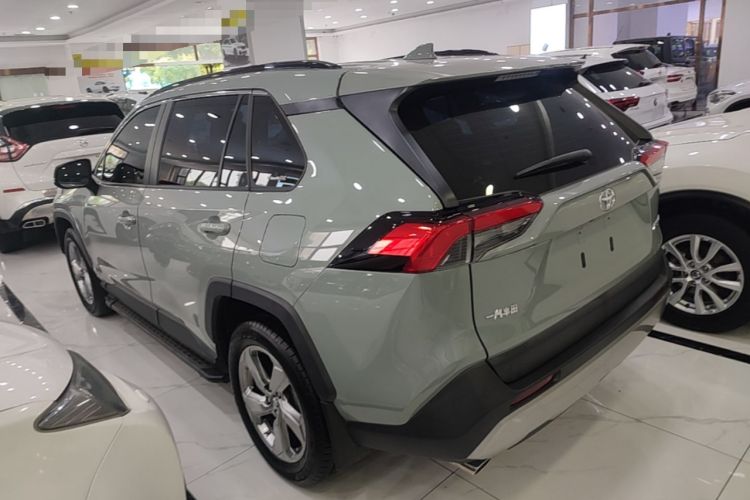 Used Toyota RAV4 2020 2.0L CVT Two-Wheel Drive Fashion Edition Exterior 2
