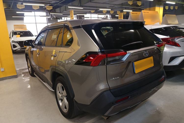 Used Toyota RAV4 2020 2.0L CVT Two-Wheel Drive Fashion Edition Exterior 2