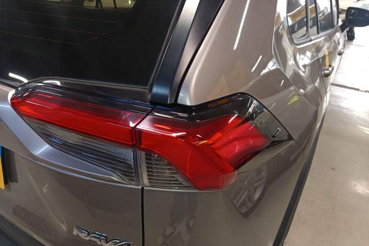 Used Toyota RAV4 2020 2.0L CVT Two-Wheel Drive Fashion Edition Exterior 3