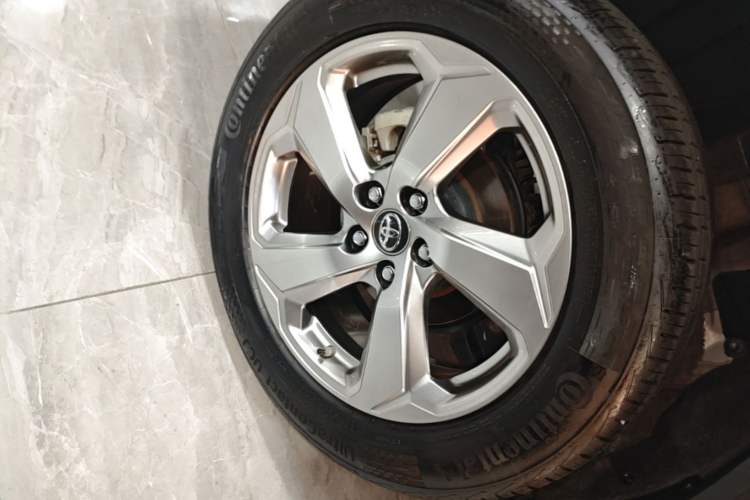 Used Toyota RAV4 2020 2.0L CVT Two-Wheel Drive Fashion Edition Exterior 5