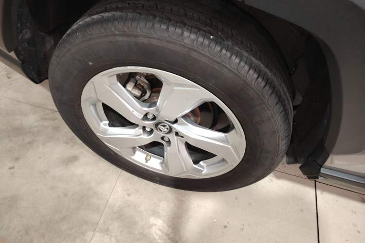 Used Toyota RAV4 2020 2.0L CVT Two-Wheel Drive Fashion Edition Exterior 5