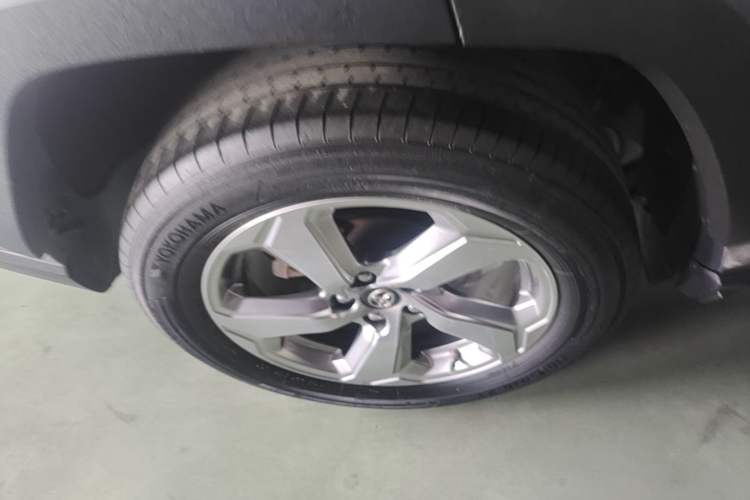 Used Toyota RAV4 2020 2.0L CVT Two-Wheel Drive Fashion Edition Exterior 5
