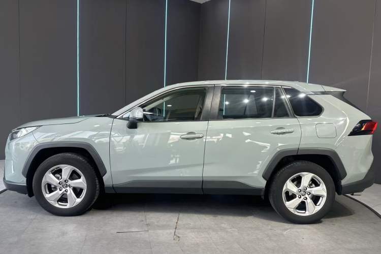 Used Toyota RAV4 2020 2.0L CVT Two-Wheel Drive Fashion Edition Exterior 5