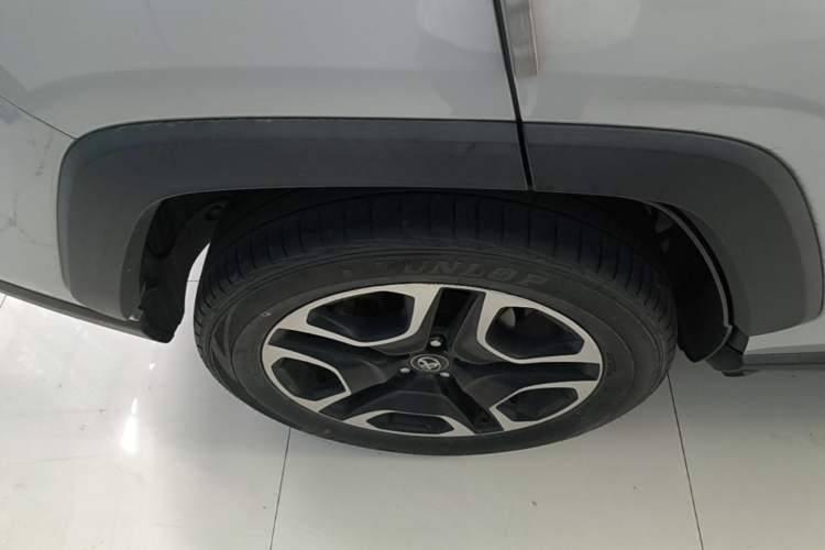 Used Toyota RAV4 2020 2.0L CVT Two-Wheel Drive Prestige Edition Exterior 5