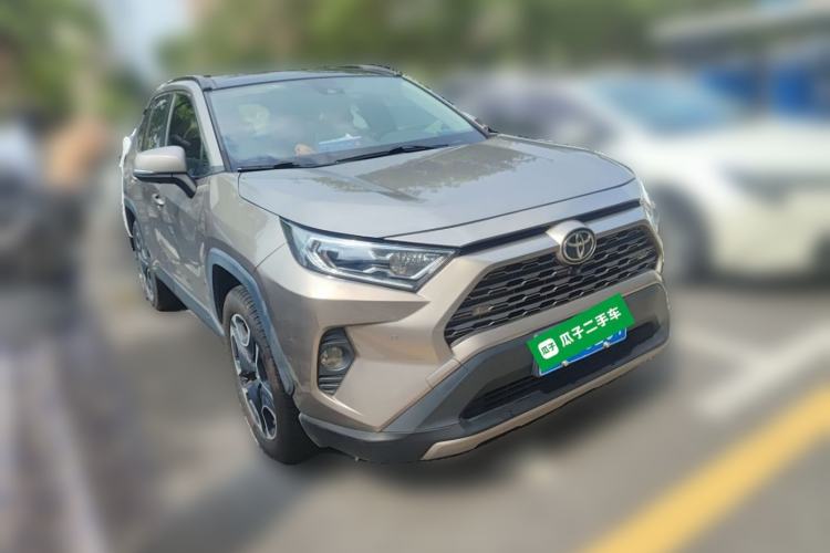 Used Toyota RAV4 2020 2.0L CVT Two-Wheel Drive Prestige Edition Front Right 45 Deg