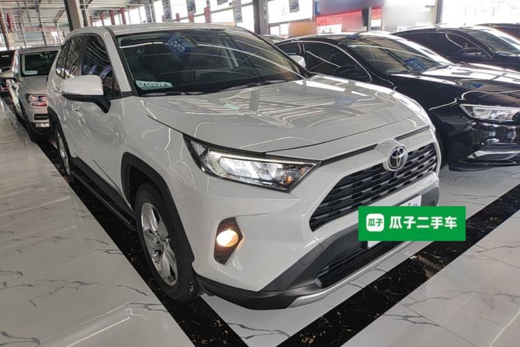 Used Toyota RAV4 2020 2.0L CVT Two-Wheel Drive Fashion PLUS Edition Front Right 45 Deg