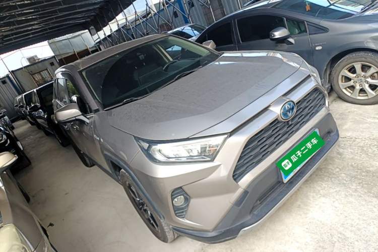 Used Toyota RAV4 2020 Dual-Engine 2.5L E-CVT 4x4 Elite PLUS Edition Front Right 45 Deg