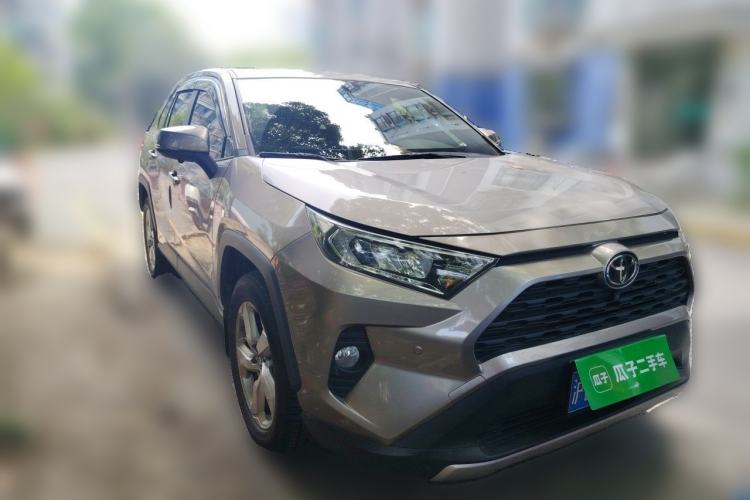 Used Toyota RAV4 2020 2.0L CVT Two-Wheel Drive Fashion PLUS Edition Front Right 45 Deg