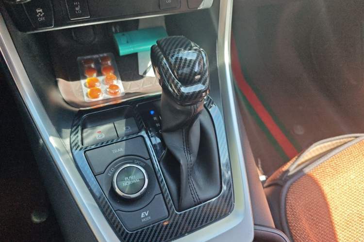 Used Toyota RAV4 2020 Dual-Motor 2.5L E-CVT Four-Wheel Drive Flagship Edition Gear Lever