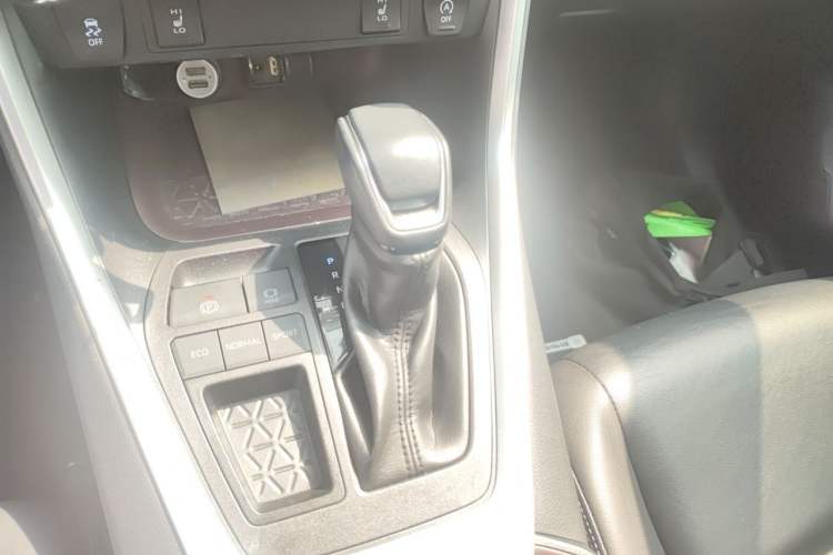 Used Toyota RAV4 2020 2.0L CVT Two-Wheel Drive Prestige Edition Gear Lever