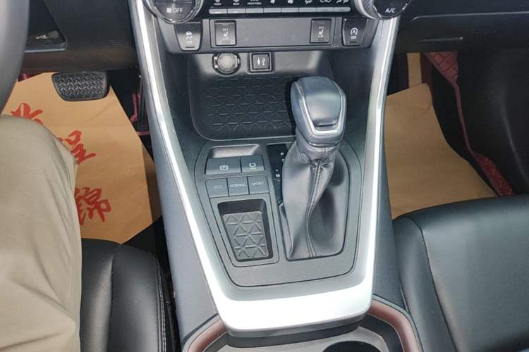 Used Toyota RAV4 2020 2.0L CVT Two-Wheel Drive Fashion PLUS Edition Gear Lever