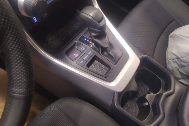 Used Toyota RAV4 2020 2.0L CVT Two-Wheel Drive Urban Edition Gear Lever