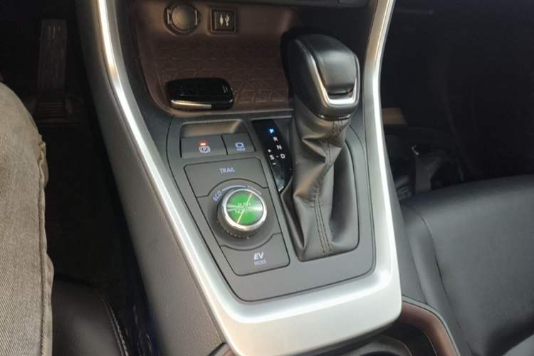Used Toyota RAV4 2020 Dual-Motor 2.5L E-CVT Four-Wheel Drive Flagship Edition Gear Lever