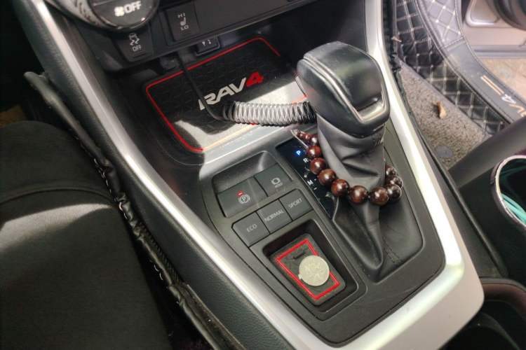 Used Toyota RAV4 2020 2.0L CVT Two-Wheel Drive Fashion PLUS Edition Gear Lever