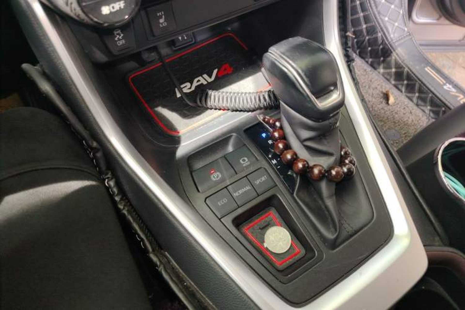 Used Toyota RAV4 2020 2.0L CVT Two-Wheel Drive Fashion PLUS Edition Gear Lever