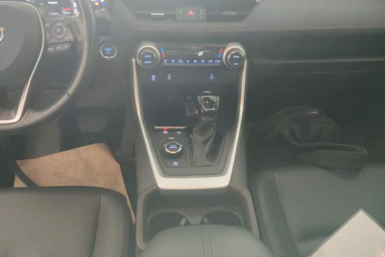 Used Toyota RAV4 2020 Dual-Engine 2.5L E-CVT 4x4 Elite PLUS Edition Gear Lever