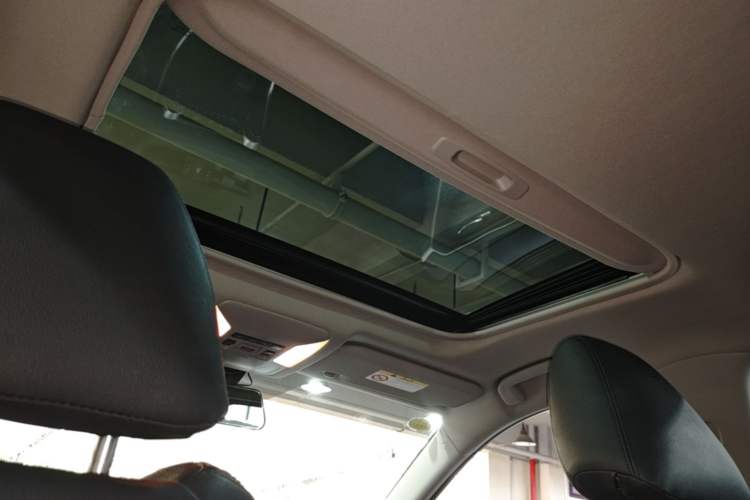 Used Toyota RAV4 2020 2.0L CVT Two-Wheel Drive Fashion Edition Headliner