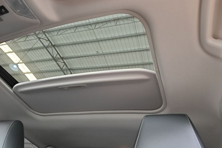 Used Toyota RAV4 2020 Dual-Engine 2.5L E-CVT 4x4 Elite PLUS Edition Headliner