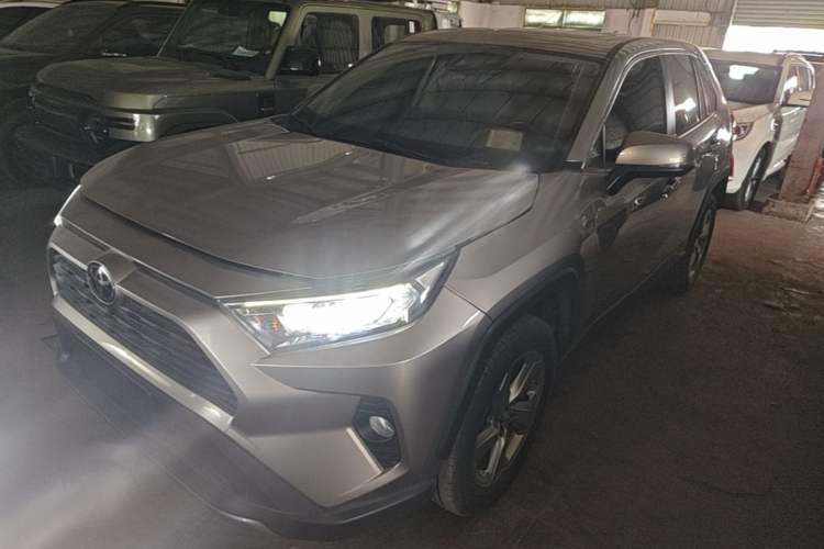 Used Toyota RAV4 2020 2.0L CVT Two-Wheel Drive Fashion PLUS Edition Guazi used car, China used car export, Used car for sale, Used  cars, Cheapest cars for sale