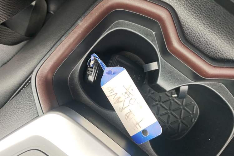 Used Toyota RAV4 2020 Dual-Engine 2.5L E-CVT 4x4 Elite PLUS Edition Interior 1