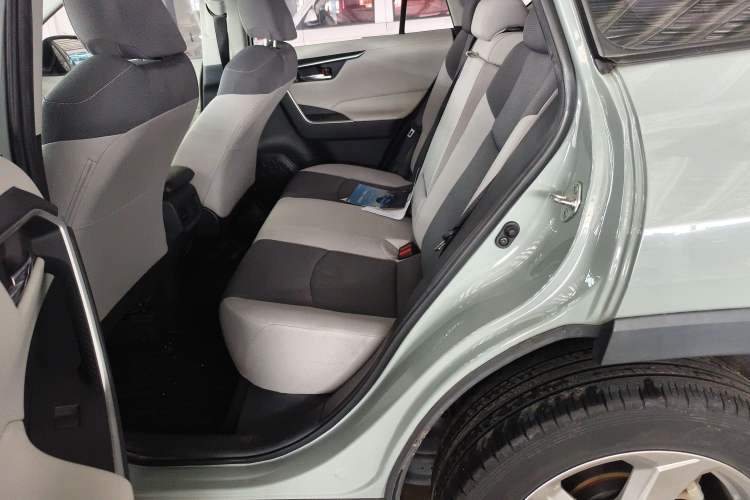 Used Toyota RAV4 2020 2.0L CVT 4x4 Trend Edition Interior 4