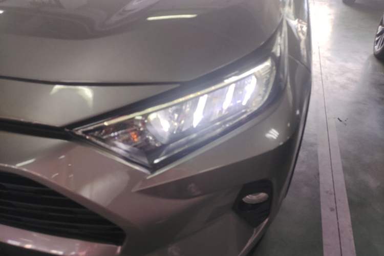 Used Toyota RAV4 2020 2.0L CVT Two-Wheel Drive Fashion Edition Left Front Headlight