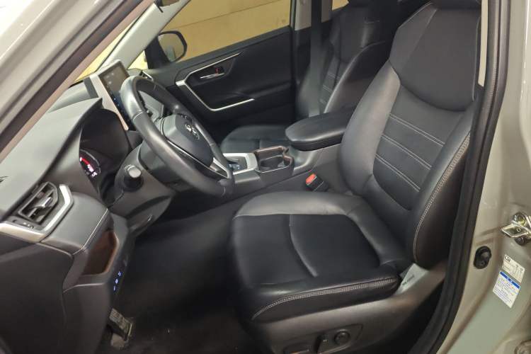 Used Toyota RAV4 2020 2.0L CVT Four-Wheel Drive Prestige Edition Left Front Seat
