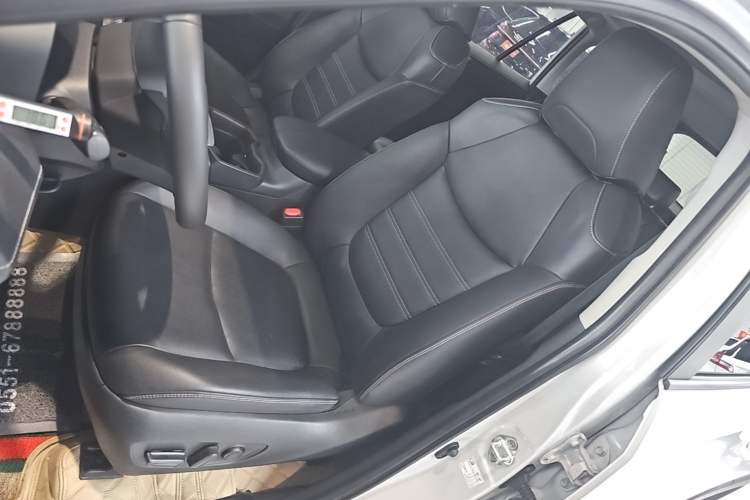 Used Toyota RAV4 2020 2.0L CVT Two-Wheel Drive Prestige Edition Left Front Seat