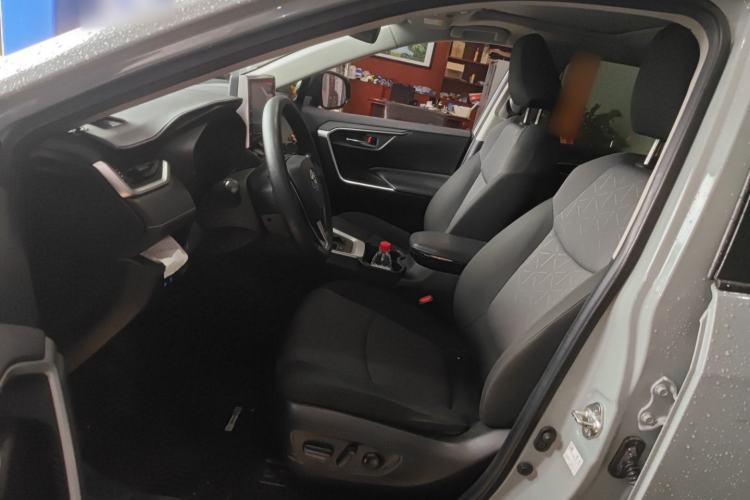 Used Toyota RAV4 2020 Dual-Engine 2.5L E-CVT Two-Wheel Drive Elite Edition Left Front Seat