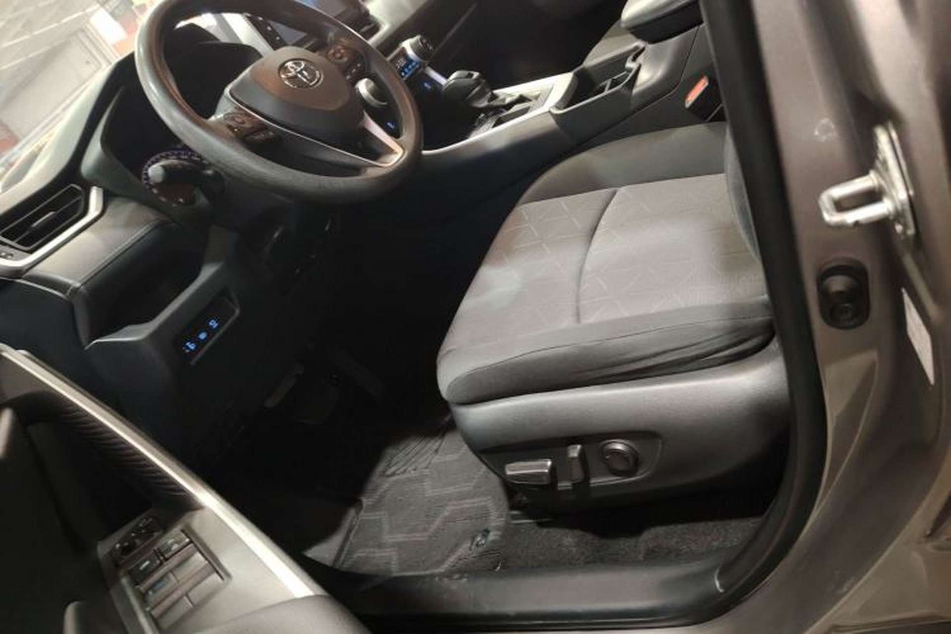Used Toyota RAV4 2020 2.0L CVT Two-Wheel Drive Fashion Edition Left Front Seat