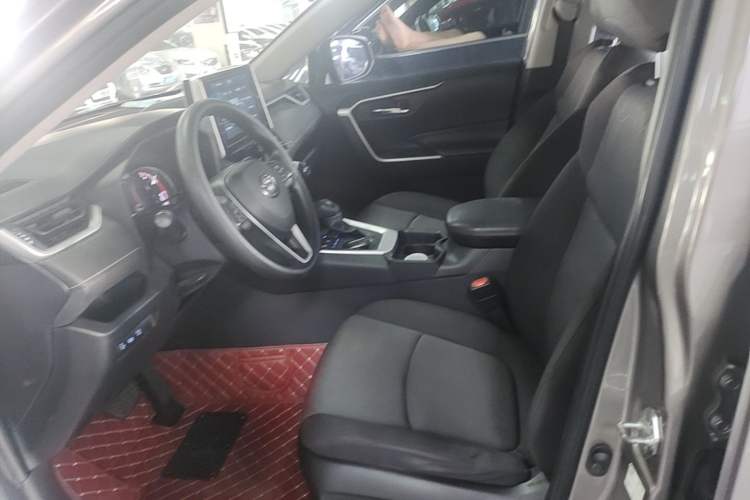 Used Toyota RAV4 2020 2.0L CVT Two-Wheel Drive Fashion Edition Left Front Seat
