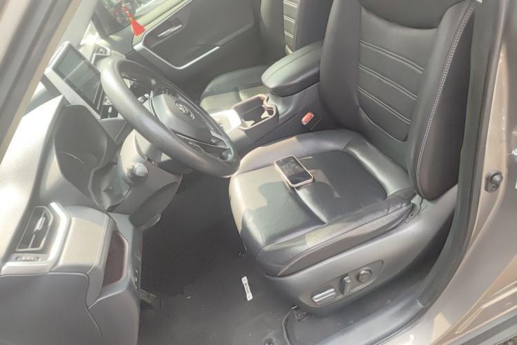 Used Toyota RAV4 2020 2.0L CVT Two-Wheel Drive Prestige Edition Left Front Seat